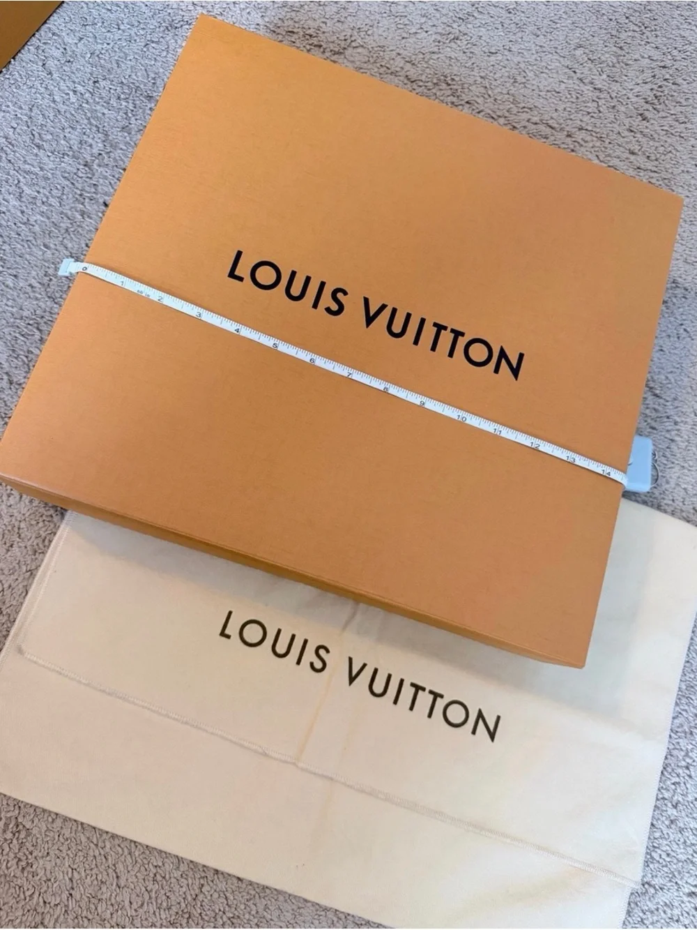 LOUIS VUITTON